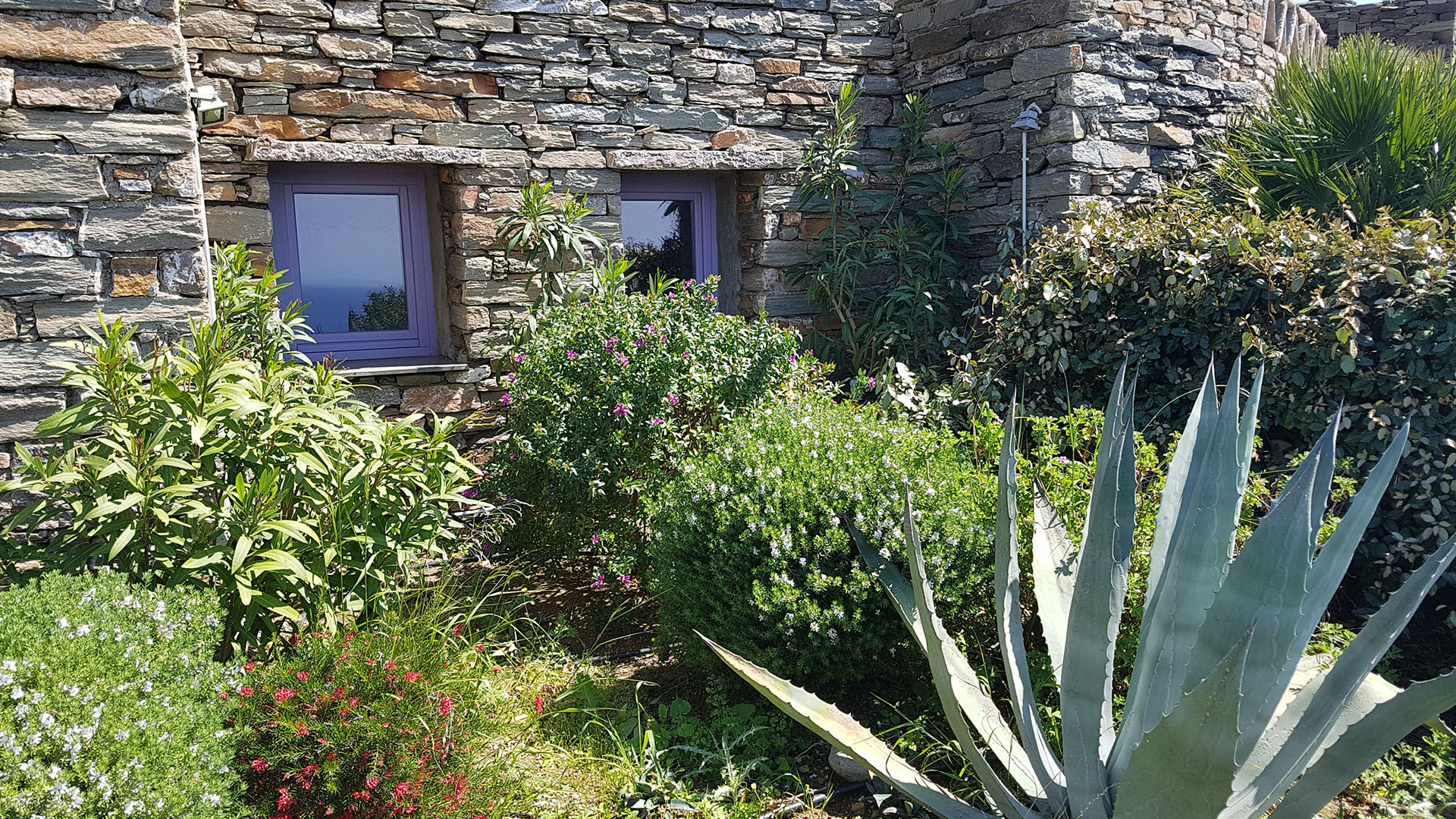 Garden, KIVA Villa, KEA island, Cyclades, Greece, relaxing resort, near the Kampi Beach, exclusive pool, air-condition, contemporary design, luxury, private apartment, seafront view